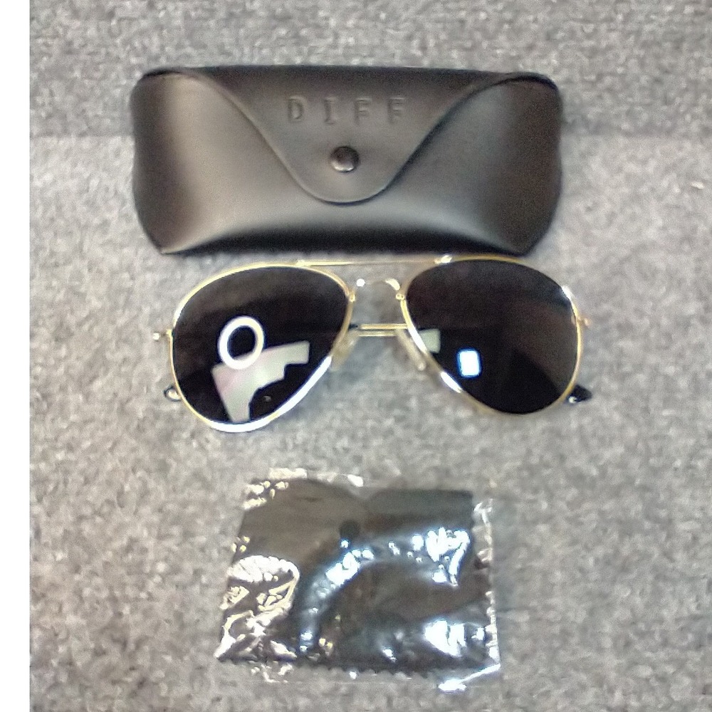 DIFF Eyewear Cruz Aviator Sunglasses Gold Grey GD-GR 186 58-16-145 With Case